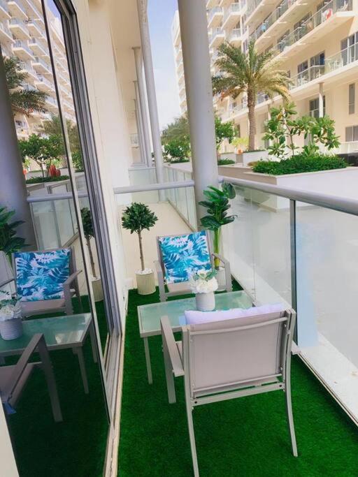 Beach Dream - A Luxury 1 Bedroom Apartment With Direct Beach Access ラアス・アル・ハイマ エクステリア 写真