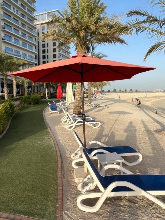 Beach Dream - A Luxury 1 Bedroom Apartment With Direct Beach Access ラアス・アル・ハイマ エクステリア 写真