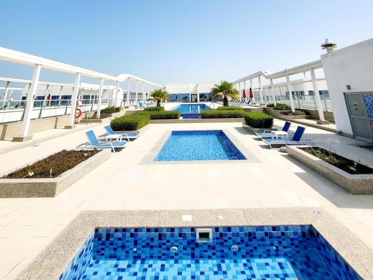 Beach Dream - A Luxury 1 Bedroom Apartment With Direct Beach Access ラアス・アル・ハイマ エクステリア 写真