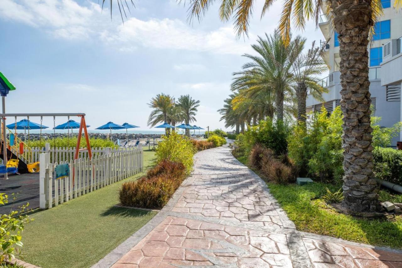 Beach Dream - A Luxury 1 Bedroom Apartment With Direct Beach Access ラアス・アル・ハイマ エクステリア 写真