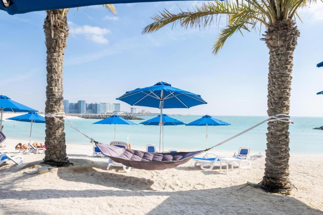 Beach Dream - A Luxury 1 Bedroom Apartment With Direct Beach Access ラアス・アル・ハイマ エクステリア 写真